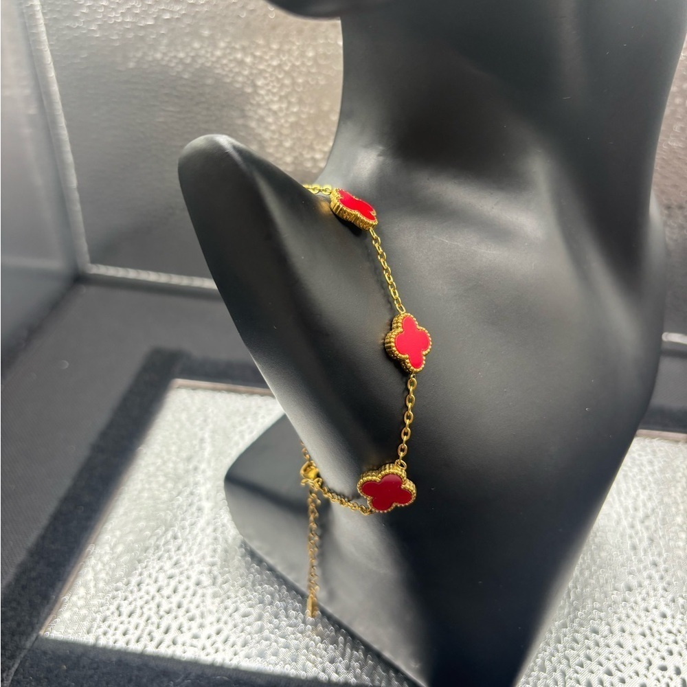 Elegant Red and Gold Flower Bracelet